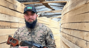 Исабег Яхьяев. Скриншот фото из Telegram-канала администрации Хивского района от 14.01.25, https://t.me/mo_khivskiy/17423

