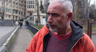 Звиад Ратиани. Фото: https://www.interpressnews.ge/ka/article/473436-poet-zviad-ratianis-sakmeze-sasamartlo-zepiri-mosmenis-gareshe-imsjelebs Звиад Ратиани. Фото: https://www.interpressnews.ge/ka/article/473436-poet-zviad-ratianis-sakmeze-sasamartlo-zepiri-mosmenis-gareshe-imsjelebs