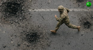 Военный на СВО. Иллюстрация создана «Кавказским узлом» с помощью ИИ в программе Copilot Военный на СВО. Иллюстрация создана «Кавказским узлом» с помощью ИИ в программе Copilot