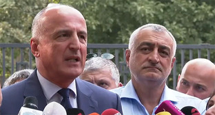 Бадри Джапаридзе (слева) и Мамука Хазарадзе. Скриншот видео https://civil.ge/ru/archives/561615 Бадри Джапаридзе (слева) и Мамука Хазарадзе. Скриншот видео https://civil.ge/ru/archives/561615