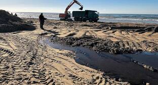 Пляж Краснодарский край. Фото: ttps://lenta.ru/comments/news/2024/12/20/v-krasnodarskom-krae-obnaruzhili-novye-vybrosy-mazuta/