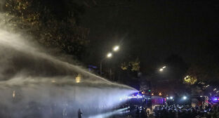 Сотрудники полиции во время акции протеста. Тбилиси, декабрь 2024 г. Фото Азиза Керимова для "Кавказского узла2