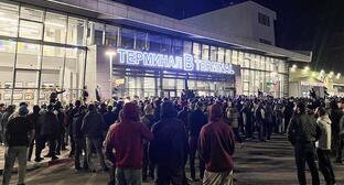 Беспорядки в Махачкале. 29 октября 2023 г. Скриншот видео https://www.youtube.com/watch?v=_8wl_GWpzDk