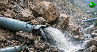Камнепад повредил водопровод. Иллюстрация создана «Кавказским узлом» с помощью ИИ в программе Copilot