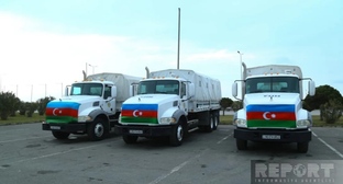 Грузовики с гуманитарной помощью Азербайджана Ирану. 10 марта 2026 года. Фото: Report https://report.az/xarici-siyaset/azerbaycan-prezidentinin-tapsirigina-esasen-irana-humanitar-yardim-yola-salinib