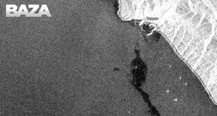 Нефтяное пятно в Черном море недалеко от побережья Туапсе. 20 апреля 2026 г. Фото: https://t.me/bazabazon/45426