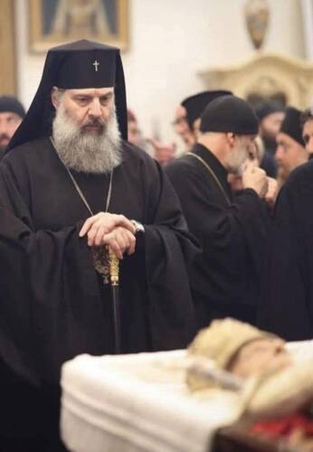 Шио Муджири стоит у гроба Ильи Второго. Фото страница фейсбук** Шио Муджири