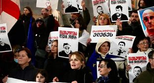 Непрерывные протесты в Тбилиси. Марш солидарности с политзаключенными. Фото JAMnews.