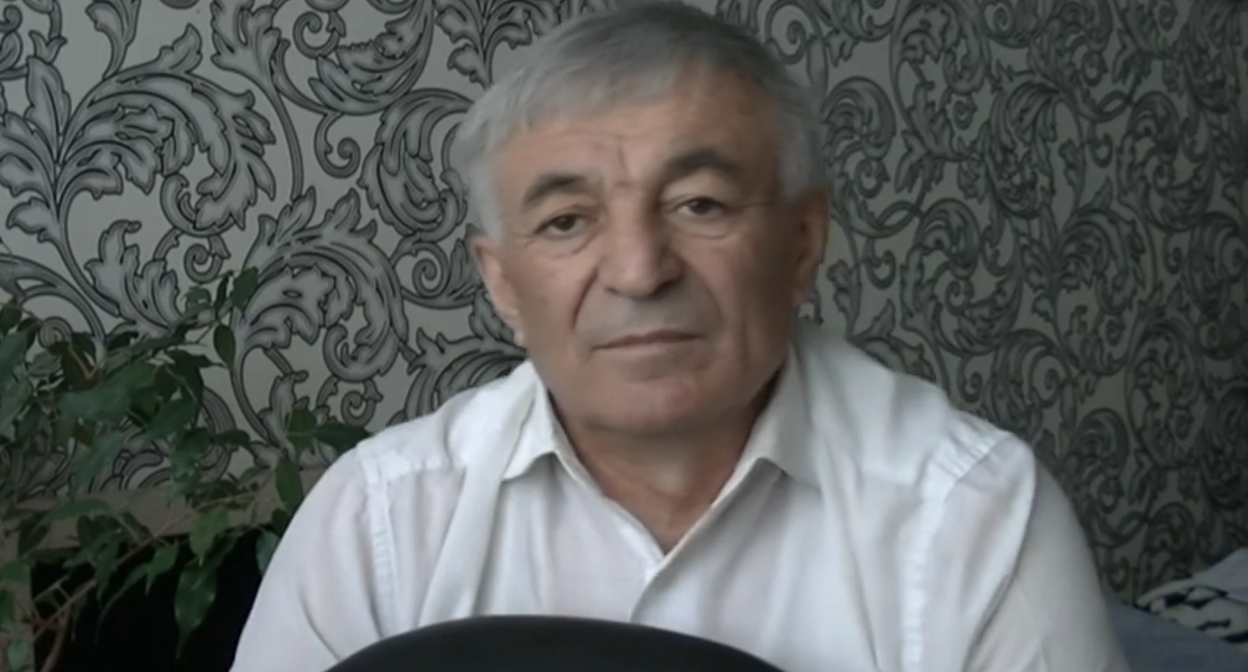 Давуд Адахов. Кадр видео на YouTube-канале активиста. 