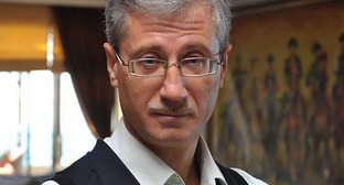 Роман Мельниченко. Фото: https://www.facebook.com/groups/klubdlyatehktogolovojnetolkoest/posts/2518798005289844/ принадлежит компании Meta деятельность которой запрещена в России
