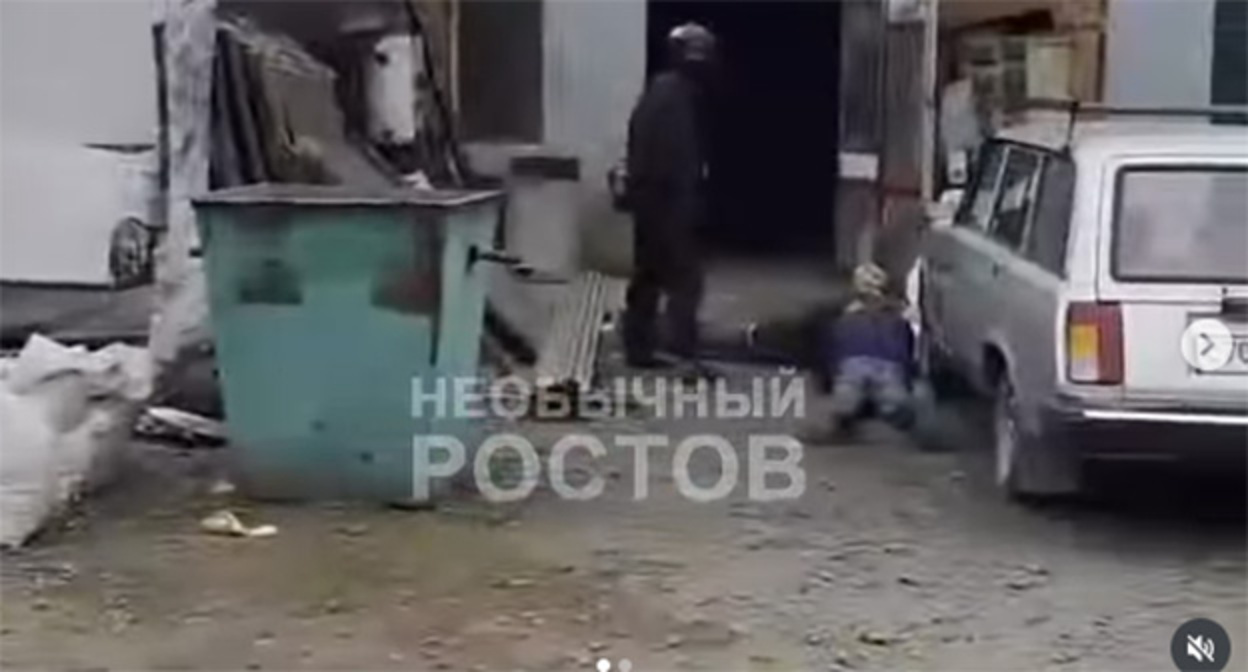 Задержание подозреваемых. 2 октября 2026 г. Скриншот видео https://www.instagram.com/p/Dd_fqxfj_ID/?img_index=1 принадлежит компании Meta деятельность которой запрещена в России