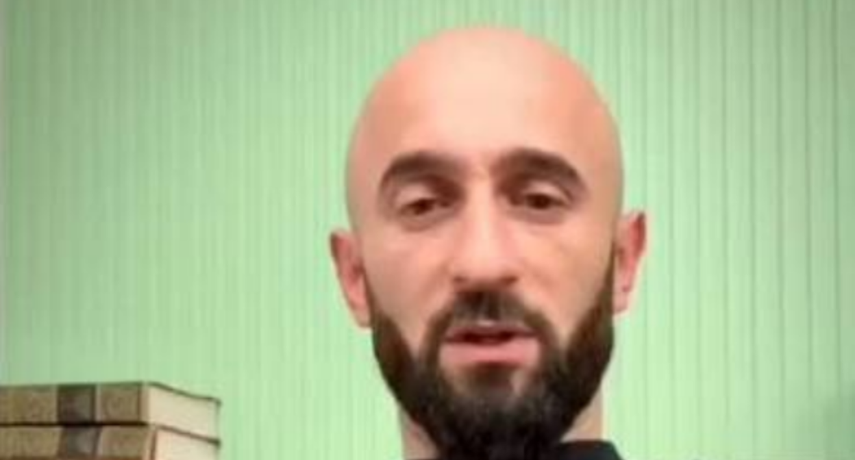 Гарри Цвижба. Скриншот фото "Аиашара" от 04.10.26, https://t.me/aiasharaabh/11629.