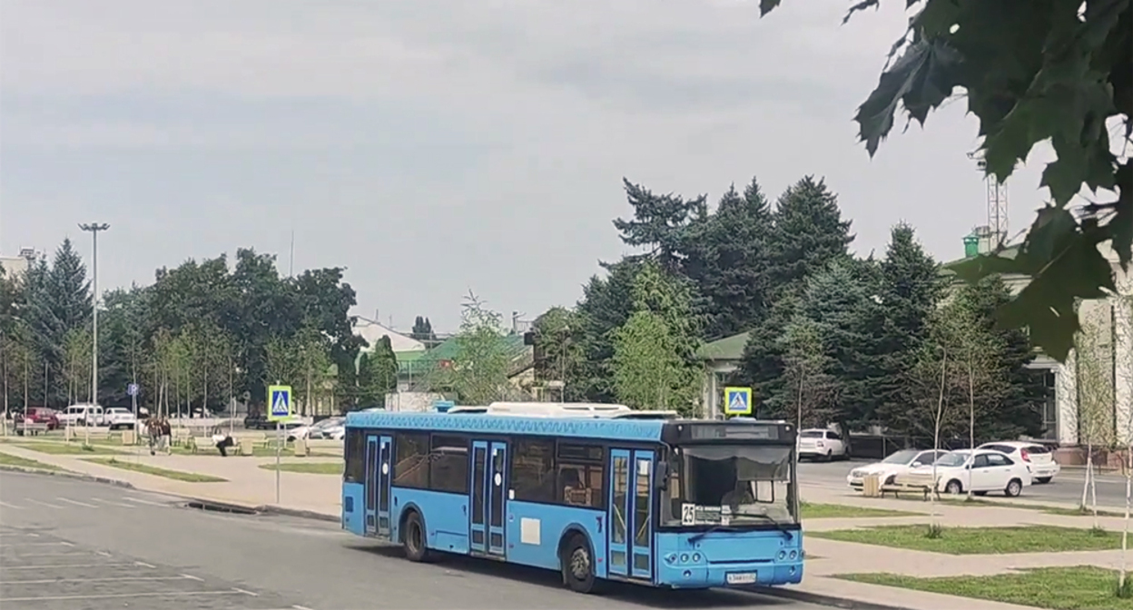 Автобус в Нальчике. Кадр из видео https://www.youtube.com/watch?v=VAX5mgAhH8w