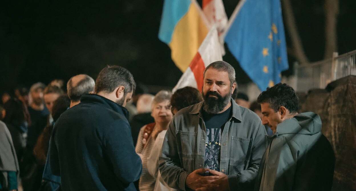 Демонстранты в 686-й день непрерывных протестов в Тбилиси. Фото: Леван Зазадзе / Facebook*.
